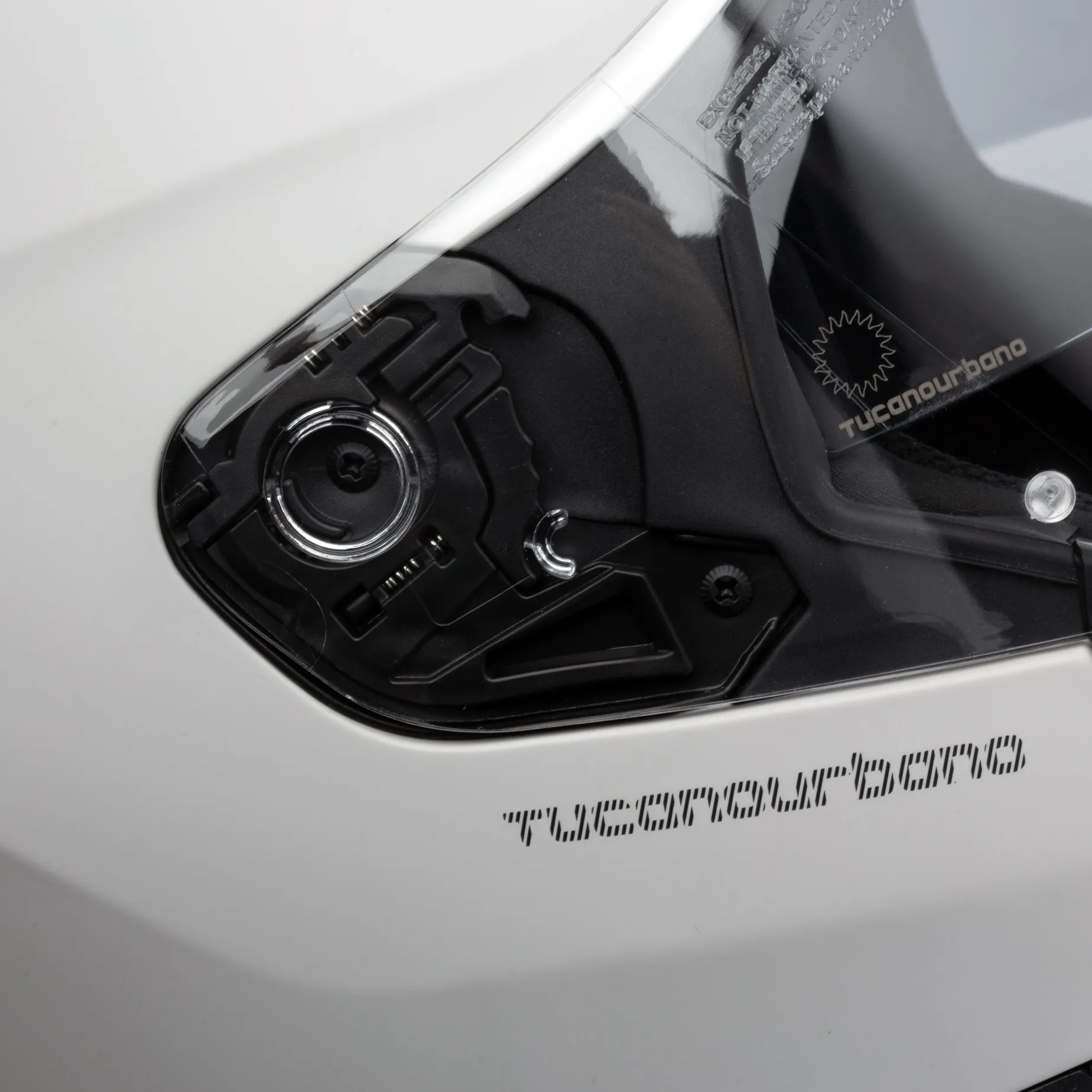 Casco HYPERLINK